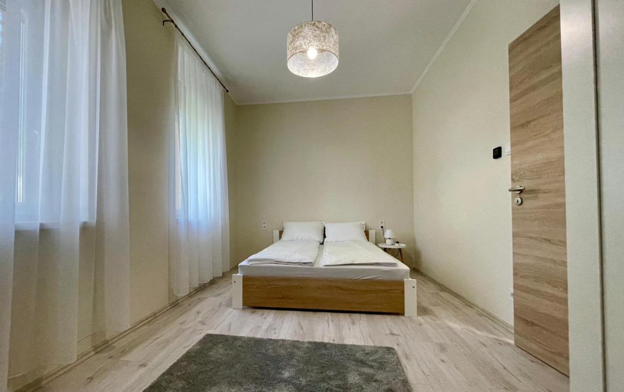 Voeroesmarty Apartmanhaz Makó エクステリア 写真