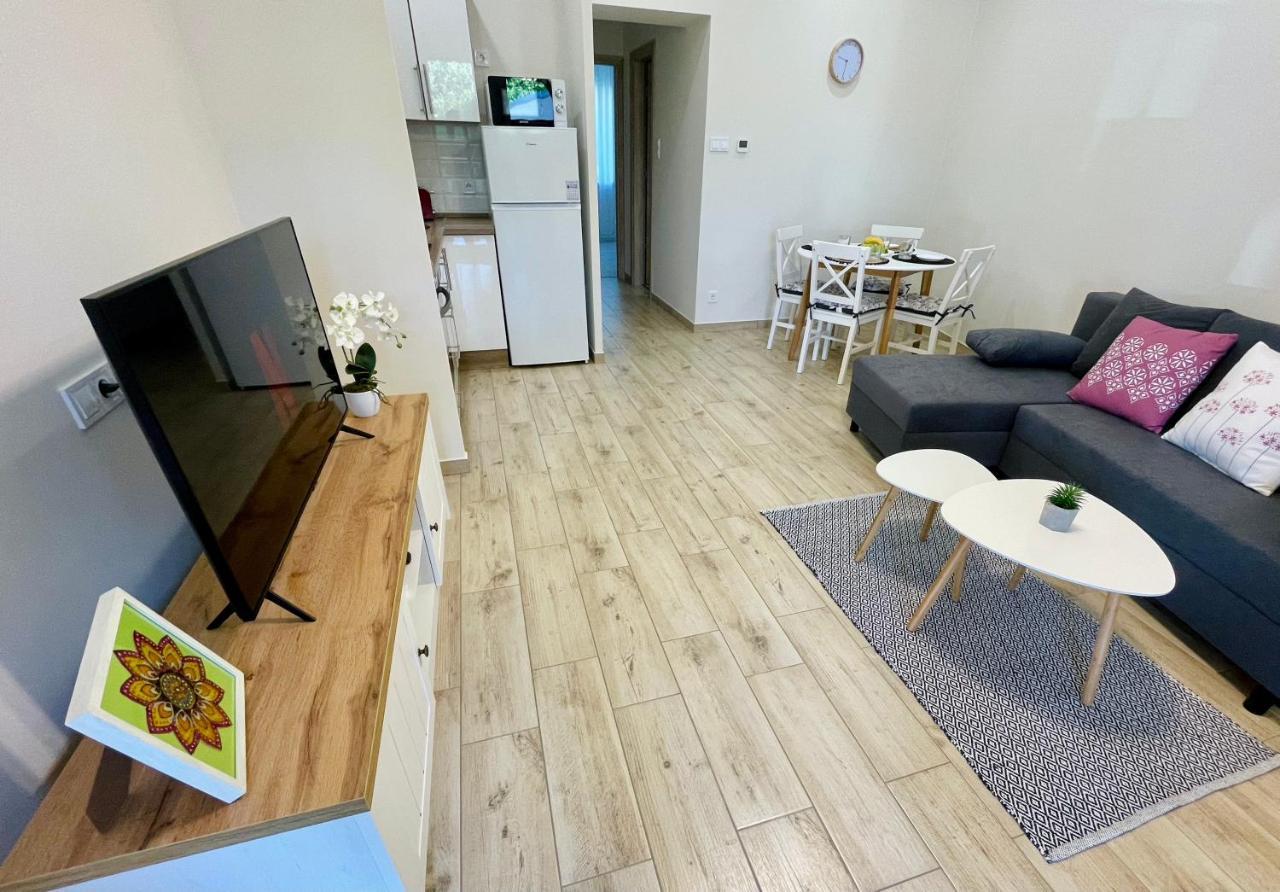 Voeroesmarty Apartmanhaz Makó エクステリア 写真